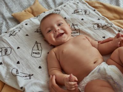 Πότε θα χαμογελάσει το μωρό; Έξι δραστηριότητες για να το ενθαρρύνετε