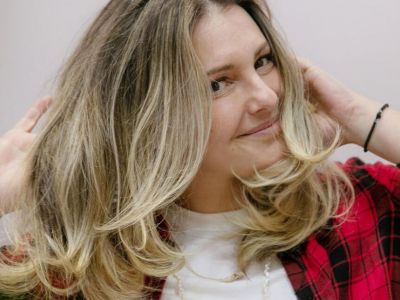 TRESHowTo: Δες πώς θα κάνεις το αγαπημένο Big 90’s Blowout βήμα-βήμα με τη Δήμητρα Δανίκα