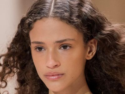 TRESbasic: Τα προϊόντα που πρέπει να έχει η hairstyle «γκαρνταρόμπα» σου αυτή τη σεζόν