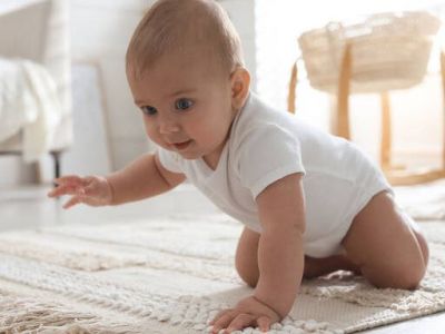 Ναι, είναι φυσιολογικό αν το μωρό σας δεν μπουσουλάει