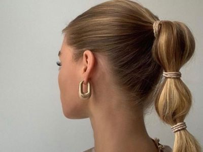 Bubble ponytail: Πώς θα φτιάξεις την πιο εντυπωσιακή αλογοουρά της σεζόν