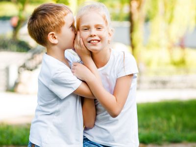 Πότε ένα παιδί είναι έτοιμο να βγει μόνο του βόλτα