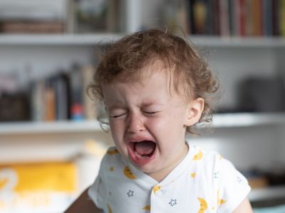 Φράσεις που θα ηρεμήσουν το μικρό σας όταν κλαίει