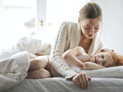 Δεν ξέρεις αν είμαι καλή μαμά ή όχι,  γι΄αυτό σε παρακαλώ μη με κρίνεις