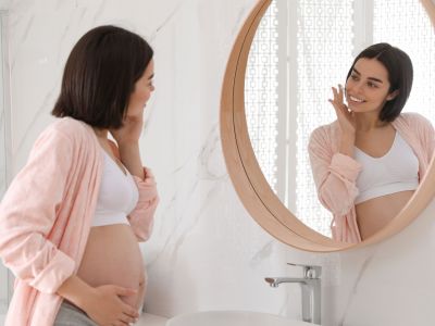 Κάνει ή όχι να χρησιμοποιείτε baby oil στο πρόσωπο