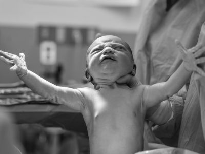 Το μωρό μου άργησε να κλάψει - Υπάρχει λόγος ανησυχίας;