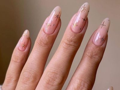 Star nails: 10 μανικιούρ για να «ταξιδέψεις» στ’ αστέρια