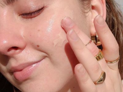 10 αντηλιακά που δεν αφήνουν ίχνος λιπαρότητας στο δέρμα