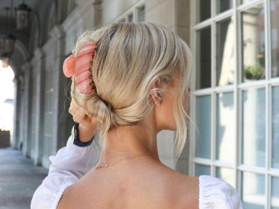 Claw clip: Το αξεσουάρ μαλλιών που θα φοράς ξανά και ξανά τους επόμενους μήνες