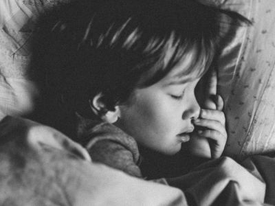 Παιδιά και ύπνος: Tι σημαίνουν τα επαναλαμβανόμενα όνειρα