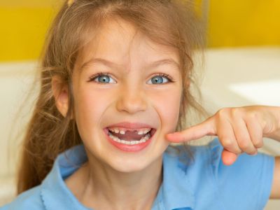 Βρυγμός στα παιδιά: Όσα πρέπει να γνωρίζετε για το τρίξιμο των δοντιών