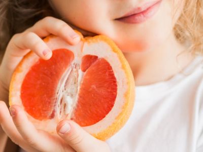 Γκρέιπφρουτ: Επτά λόγοι για να το εντάξετε στη διατροφή όλης της οικογένειας