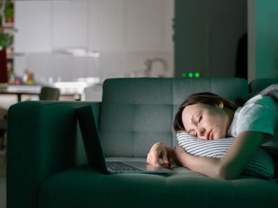 Μπορεί η κόπωση που αισθάνεστε να οφείλεται στην ενδομητρίωση;