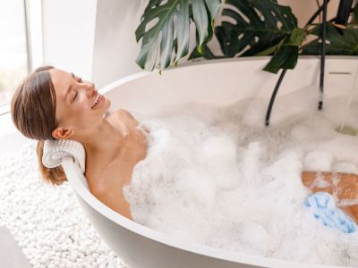 Ομορφιά για μαμάδες: Φτιάξτε σπιτικό αφρόλουτρο για κάθε τύπο δέρματος