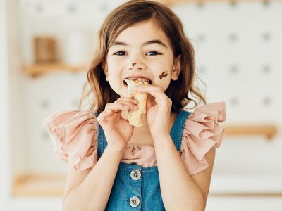 Υγιεινή συνταγή για παιδιά: Φραουλοτηγανίτες - Τα οφέλη τους και πώς θα τις φτιάξετε