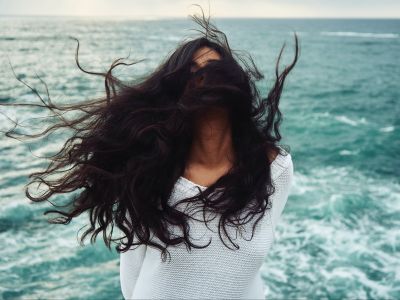 Ομορφιά για μαμάδες: Πώς θα έχετε λαμπερά μαλλιά όλο το καλοκαίρι