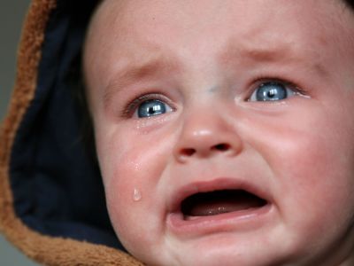 Το μωρό κλαίει: Τύποι κλάματος, αιτίες και πώς να το αντιμετωπίσετε