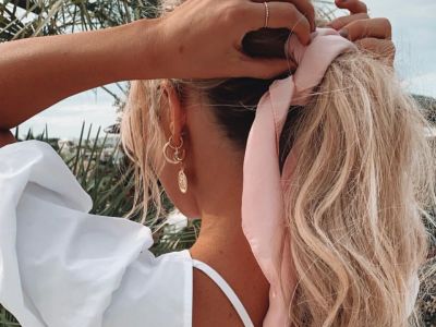 5 τρόποι να φορέσεις το μαντήλι στα μαλλιά το καλοκαίρι