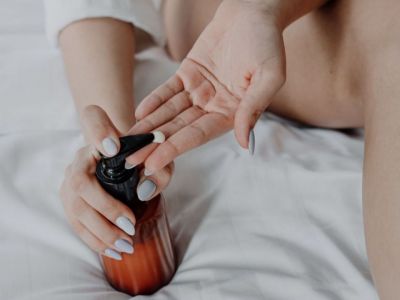 10 μυρωδάτες κρέμες σώματος που θα σε κάνουν να ξεχάσεις το άρωμά σου