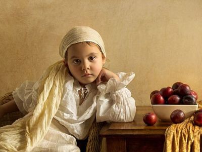 Μπαμπάς αναδημιουργεί κλασικούς πίνακες ζωγραφικής με μοντέλο την κόρη του