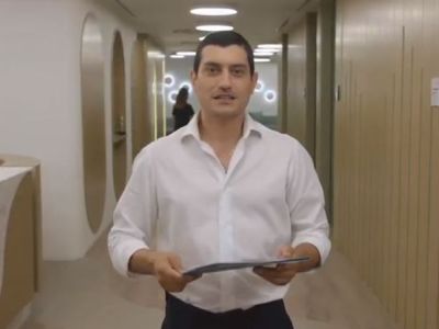 Ο Αργύρης Πανταζάρας ενθαρρύνει τους άντρες να «Νοιαστούν για τη γονιμότητά τους»