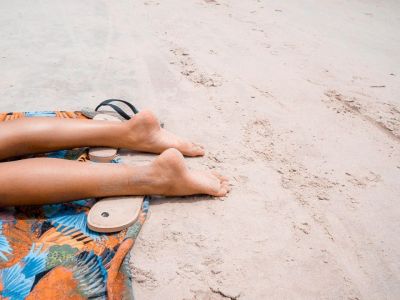 5 tips για να μην ιδρώνουν τα πόδια σου το καλοκαίρι