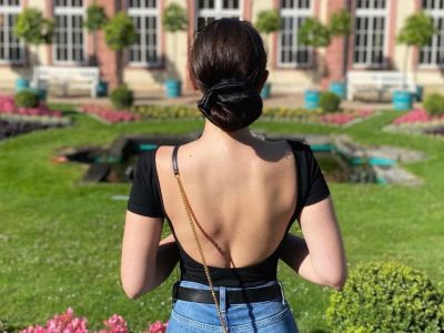 5 χτενίσματα και 5 scrunchies για τις πιο εντυπωσιακές εμφανίσεις του καλοκαιριού