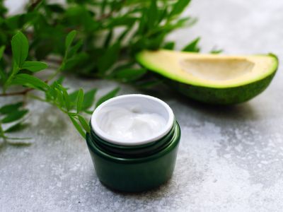 Ομορφιά για μαμάδες: Σπιτική κρέμα σώματος αβοκάντο για ενυδάτωση όλο το καλοκαίρι
