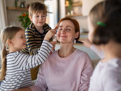 Δέκα πράγματα που κανείς δεν σου λέει όταν έχεις παιδιά με μικρή διαφορά ηλικίας
