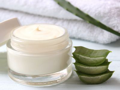 Ομορφιά για μαμάδες: Σπιτική κρέμα after sun με αλόη και ελαιόλαδο