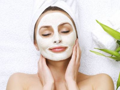 Τέσσερα σπιτικά μυστικά ομορφιάς για τέλεια ενυδατωμένη επιδερμίδα το καλοκαίρι