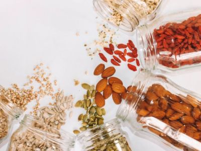 Αυτά  τα healthy σνακ δεν πρέπει να λείπουν από την τσάντα θαλάσσης σου