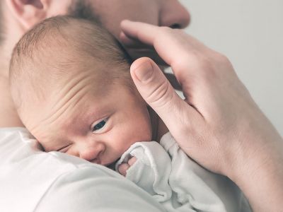 Πώς μπορεί να ενισχύσει ο μπαμπάς το δέσιμο με το νεογέννητο μωρό του