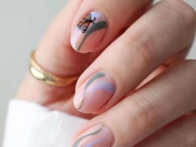 Butterfly nails: Το απόλυτο Y2K trend του καλοκαιριού στα νύχια & 10 μανικιούρ για έμπνευση