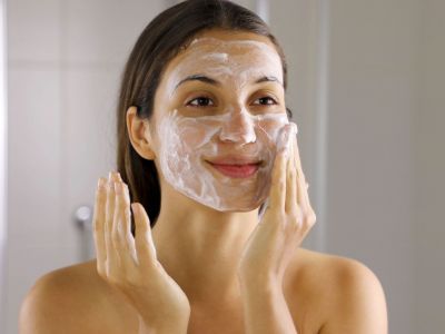 Σπιτικά scrubs για αποτελεσματική απολέπιση το καλοκαίρι