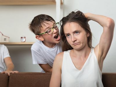 Έχετε πιάσει ποτέ τον εαυτό σας να ζητάει συγγνώμη για τη συμπεριφορά του παιδιού σας;