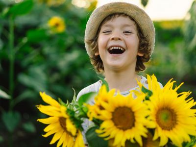 Τρόποι για να καταλάβετε αν το παιδί σας είναι χαρούμενο