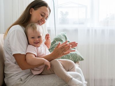 Γιατί είναι σημαντικά τα παλαμάκια για την ανάπτυξη του μωρού