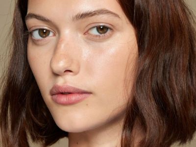 Τρία σημαντικά tips για να δείχνεις υπέροχη χωρίς πολύ μακιγιάζ αυτό το καλοκαίρι