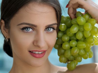 Ομορφιά για μαμάδες: Τρεις αντιρυτιδικές μάσκες προσώπου με σταφύλι