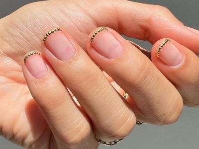 Nail slugging: Το νέο TikTok hack υπόσχεται νύχια που δεν σπάνε ούτε ξεφλουδίζουν