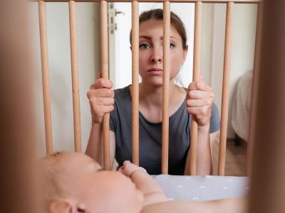 Κανείς δεν μου είπε πόσο μοναχική μπορεί να είναι η μητρότητα κι ήμουν απροετοίμαστη γι΄αυτό