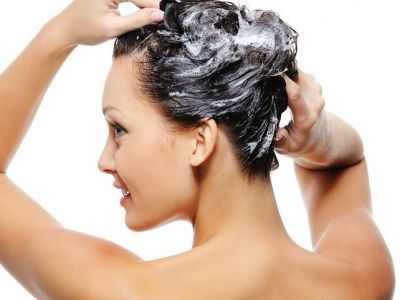 Ομορφιά για μαμάδες: 5 μυστικά για σωστό λούσιμο μαλλιών που πρέπει να γνωρίζετε