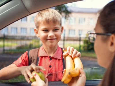 Τι να βάλετε στην τσάντα του κολατσιού του παιδιού σας - Η διατροφολόγος συμβουλεύει