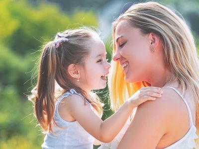 Γρήγορες συμβουλές ομορφιάς για πολυάσχολες μαμάδες