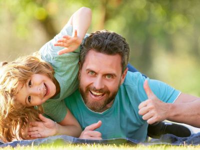 Σχέση πατέρα και γιου: Γιατί είναι σημαντική και πώς εξελίσσεται όσο το παιδί μεγαλώνει