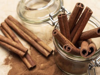 Ομορφιά για μαμάδες: Τρόποι να χρησιμοποιήσετε την κανέλα στη ρουτίνα ομορφιάς