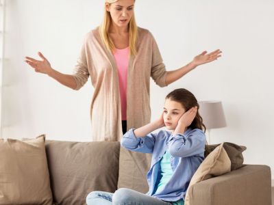 Γιατί οι έφηβοι σας αγνοούν όταν τους μιλάτε συνεχώς