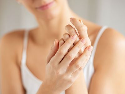 Ομορφιά για μαμάδες: Σπιτική κρέμα χεριών για σκασμένα και αφυδατωμένα χέρια