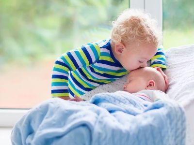 Νέο μωρό στην οικογένεια: Πώς θα προετοιμάσετε σωστά το νήπιο